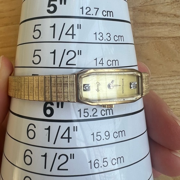 Vintage Wittnauer ladies dress watch 10k gold plated with diamonds NEW BATTERY main image 10